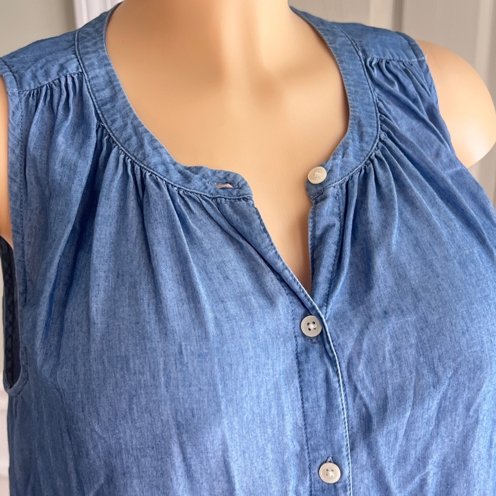LOFT Sleeveless Top MP Womens Chambray Button Down Blue Casual Summer Blouse